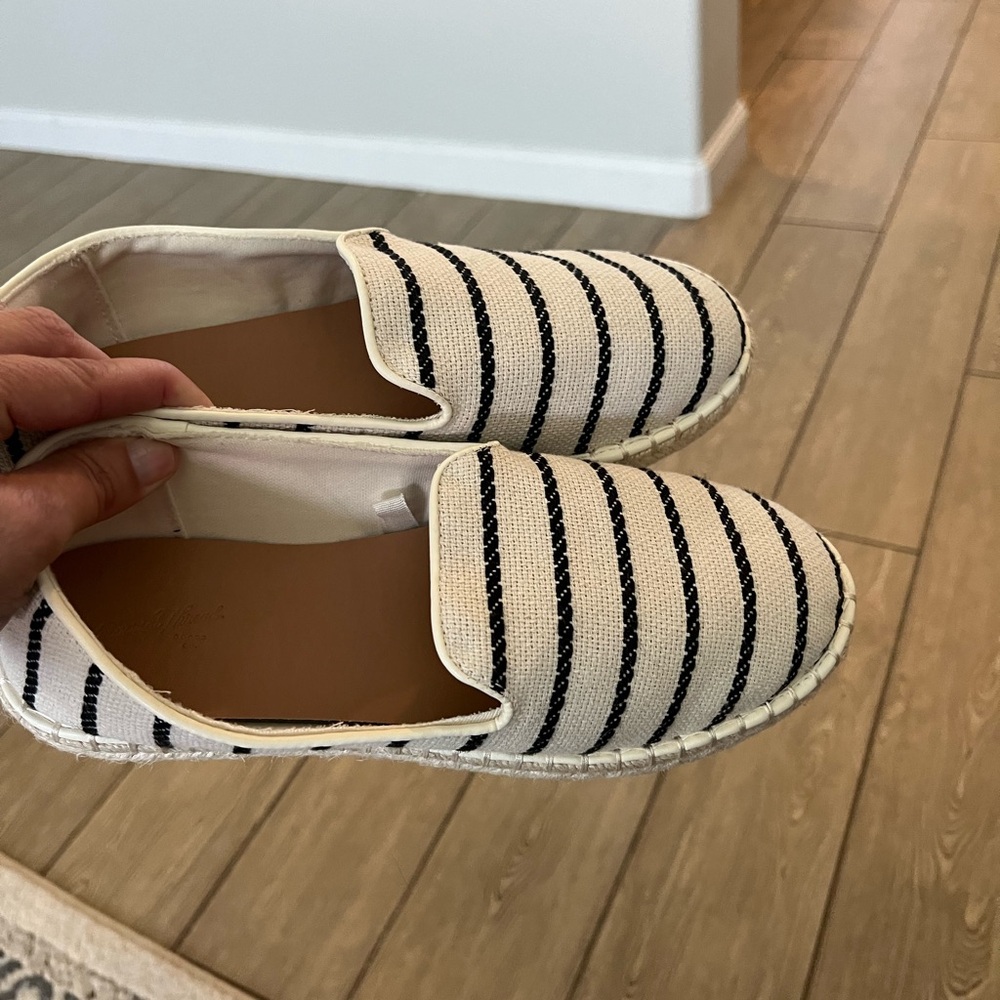 Espadrilles in Cream and black